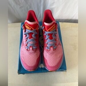 Kid's HOKA Mach 6 Size 7/ Eu 40 2/3